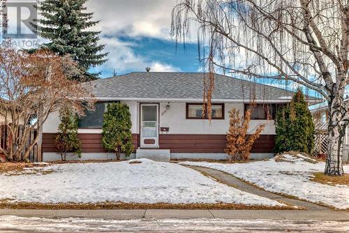 2622 42 Street Se, Calgary, AB - Outdoor