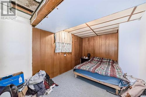 2622 42 Street Se, Calgary, AB - Indoor Photo Showing Bedroom