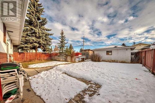 2622 42 Street Se, Calgary, AB - Outdoor