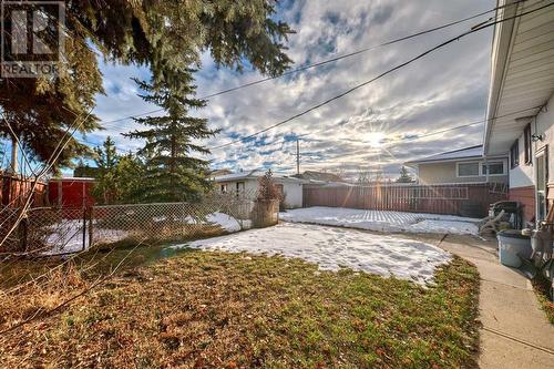 2622 42 Street Se, Calgary, AB - Outdoor