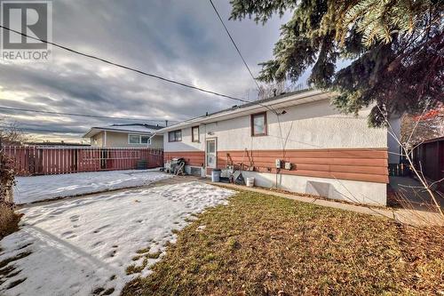 2622 42 Street Se, Calgary, AB - Outdoor