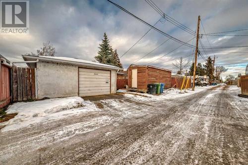 2622 42 Street Se, Calgary, AB - Outdoor