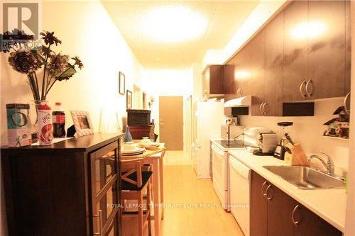 110 - 35 Saranac Boulevard, Toronto, ON - Indoor Photo Showing Kitchen