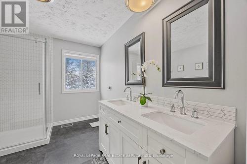 83 Frederick Drive, Wasaga Beach, ON - Indoor Photo Showing Bathroom