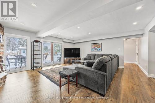 83 Frederick Drive, Wasaga Beach, ON - Indoor Photo Showing Living Room