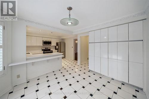 90 Tangreen Circle, Vaughan, ON - Indoor Photo Showing Kitchen