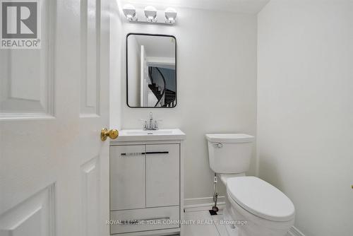 90 Tangreen Circle, Vaughan, ON - Indoor Photo Showing Bathroom