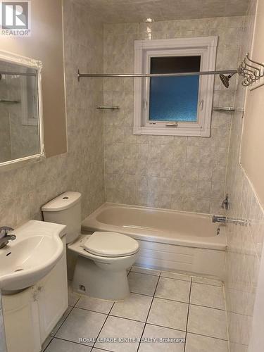 806 Brimorton Drive, Toronto, ON - Indoor Photo Showing Bathroom