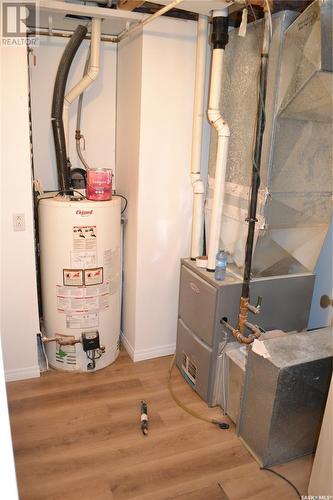 203 1St Street N, Flaxcombe, SK - Indoor Photo Showing Basement