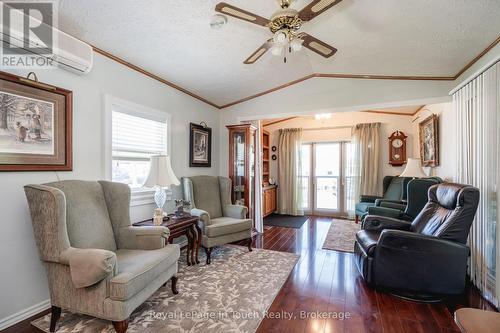 30 - 10 Winfield Drive, Tay (Victoria Harbour), ON - Indoor Photo Showing Living Room