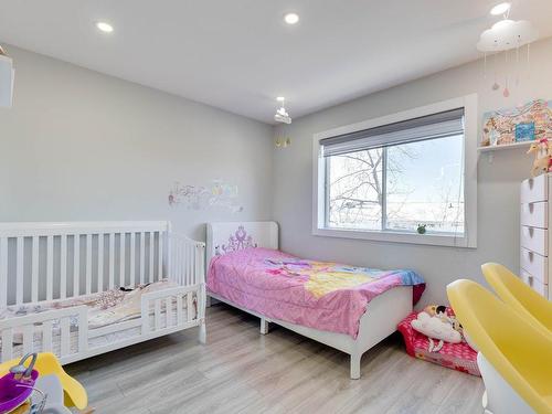 Chambre Ã Â coucher - 404-959 Av. St-Charles, Laval (Chomedey), QC - Indoor Photo Showing Bedroom