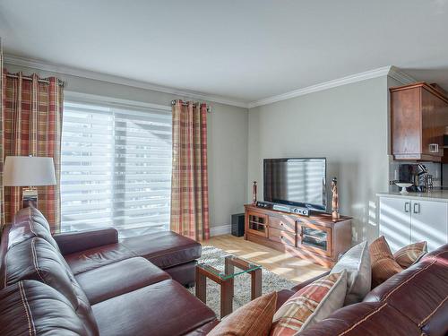 Living room - 201-1500 Av. Du Golf, Saint-Hyacinthe, QC - Indoor Photo Showing Living Room