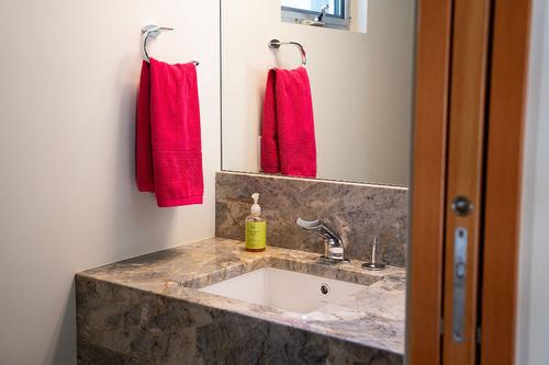 5-2080 Mackenzie Court, Revelstoke, BC - Indoor Photo Showing Bathroom