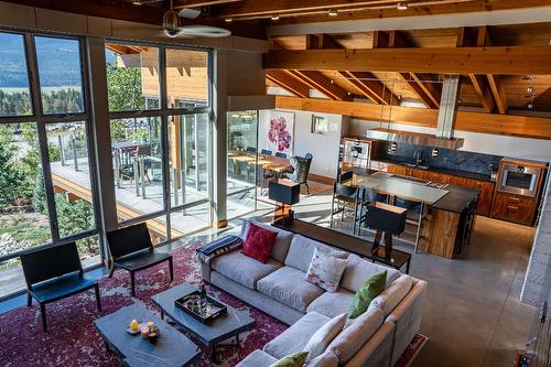 5-2080 Mackenzie Court, Revelstoke, BC - Indoor Photo Showing Living Room