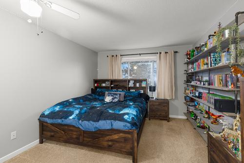 111-727 Houghton Road, Kelowna, BC - Indoor Photo Showing Bedroom