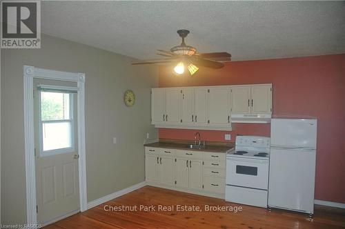 319 Berford Street, South Bruce Peninsula, ON - Indoor Photo Showing Kitchen