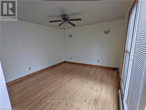 319 Berford Street, South Bruce Peninsula, ON - Indoor Photo Showing Other Room