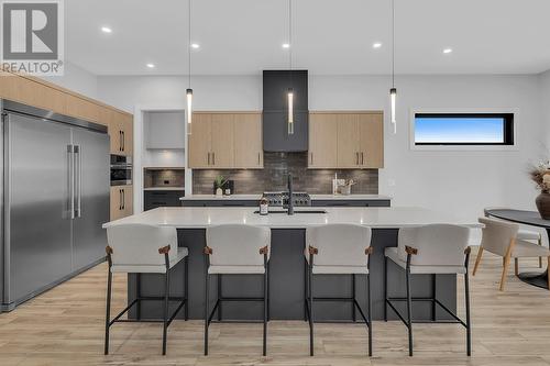 771 Carnoustie Drive, Kelowna, BC - Indoor Photo Showing Kitchen With Upgraded Kitchen