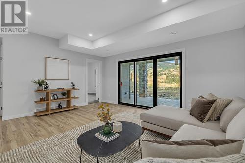 771 Carnoustie Drive, Kelowna, BC - Indoor Photo Showing Living Room