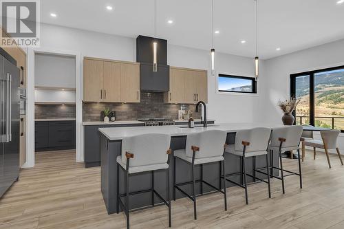 771 Carnoustie Drive, Kelowna, BC - Indoor Photo Showing Kitchen With Upgraded Kitchen