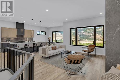 771 Carnoustie Drive, Kelowna, BC - Indoor Photo Showing Living Room