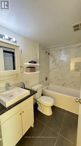 409 - 35 Holland Avenue, Ottawa, ON - Indoor Photo Showing Bathroom