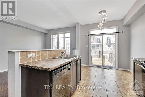 238 Calaveras Avenue, Ottawa, ON - Indoor Photo Showing Kitchen With Double Sink