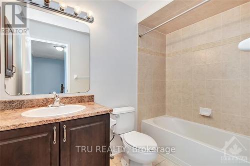 238 Calaveras Avenue, Ottawa, ON - Indoor Photo Showing Bathroom