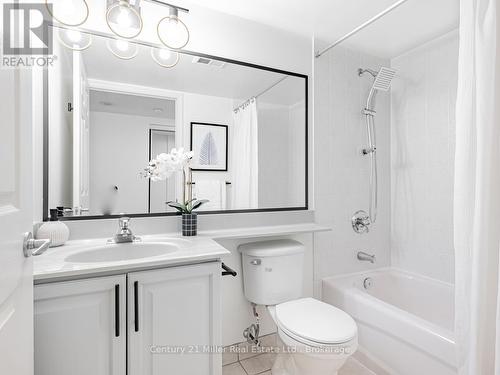 628 - 230 Queens Quay W, Toronto (Waterfront Communities), ON - Indoor Photo Showing Bathroom