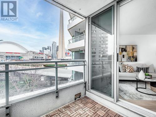 628 - 230 Queens Quay W, Toronto (Waterfront Communities), ON - Outdoor With Balcony With Exterior