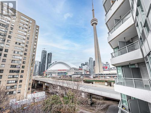 628 - 230 Queens Quay W, Toronto (Waterfront Communities), ON - Outdoor With Balcony With Facade