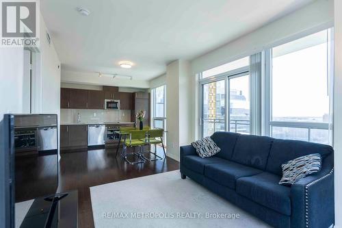 2115 - 460 Adelaide Street E, Toronto, ON - Indoor Photo Showing Living Room