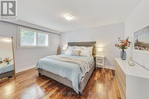 2262 Springfield Court, Mississauga, ON - Indoor Photo Showing Bedroom