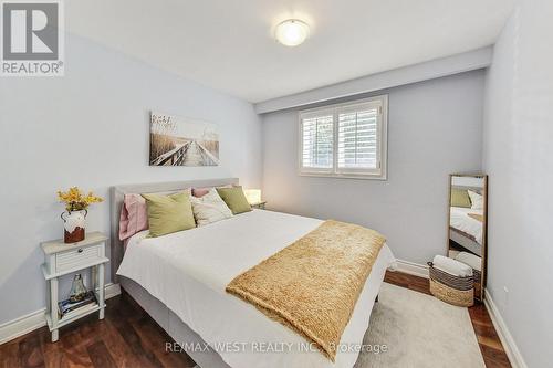 2262 Springfield Court, Mississauga, ON - Indoor Photo Showing Bedroom