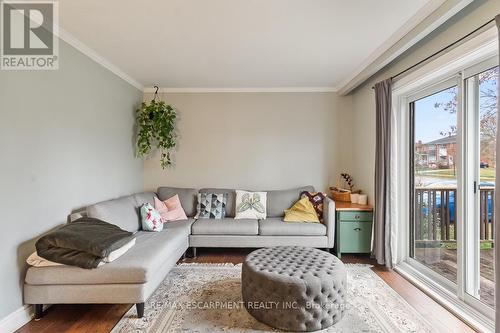 2386 Brookhurst Road, Mississauga, ON - Indoor Photo Showing Living Room