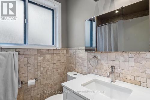 2386 Brookhurst Road, Mississauga, ON - Indoor Photo Showing Bathroom