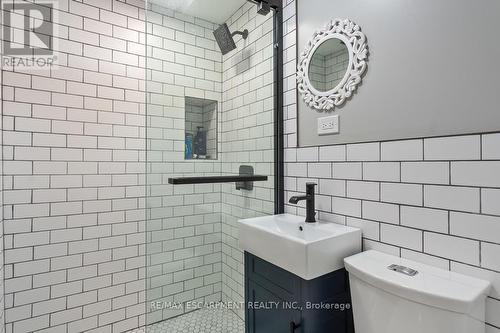 2386 Brookhurst Road, Mississauga, ON - Indoor Photo Showing Bathroom