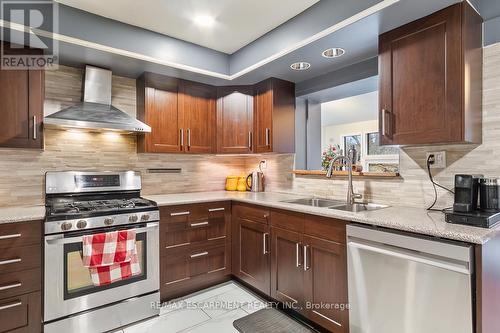 2386 Brookhurst Road, Mississauga, ON - Indoor Photo Showing Kitchen With Double Sink