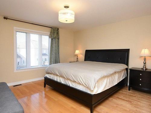 Master bedroom - 7525 Rue Latouche, Brossard, QC - Indoor Photo Showing Bedroom