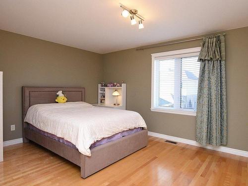 Bedroom - 7525 Rue Latouche, Brossard, QC - Indoor Photo Showing Bedroom