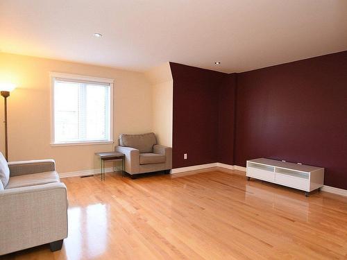 Bedroom - 7525 Rue Latouche, Brossard, QC - Indoor Photo Showing Living Room