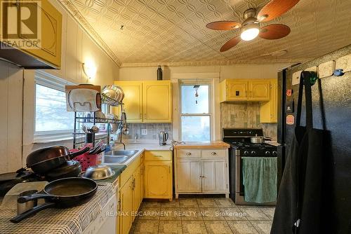 171 Owen Street, Norfolk, ON - Indoor Photo Showing Kitchen With Double Sink