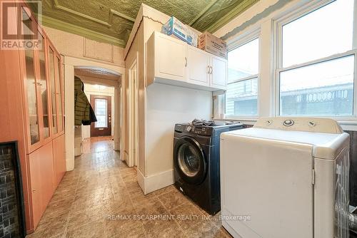 171 Owen Street, Norfolk, ON - Indoor Photo Showing Laundry Room