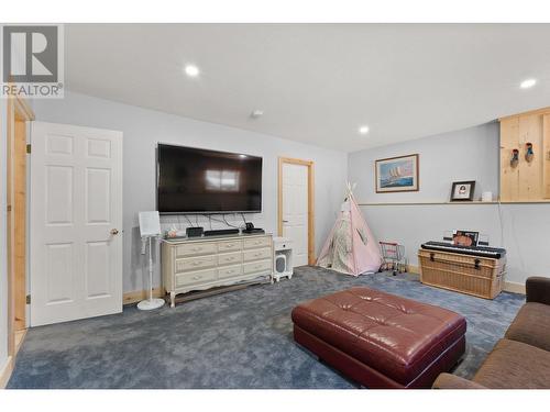 88 Hillcrest Way, Vernon, BC - Indoor Photo Showing Other Room