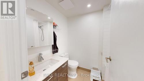 406 - 2220 Lake Shore Boulevard W, Toronto, ON - Indoor Photo Showing Bathroom