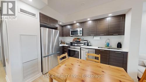 406 - 2220 Lake Shore Boulevard W, Toronto, ON - Indoor Photo Showing Kitchen With Stainless Steel Kitchen