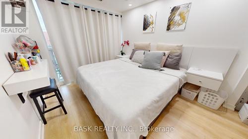 406 - 2220 Lake Shore Boulevard W, Toronto, ON - Indoor Photo Showing Bedroom