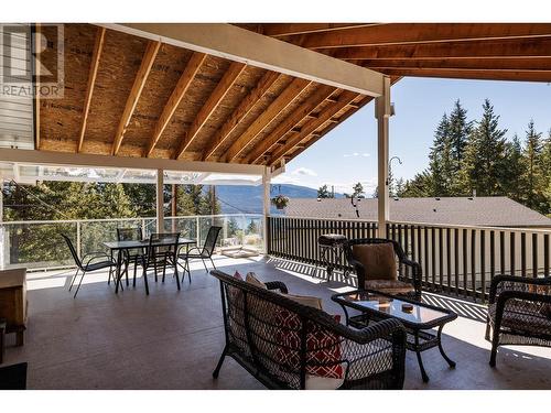 587 Mountain Drive, Vernon, BC - Outdoor With Deck Patio Veranda With Exterior