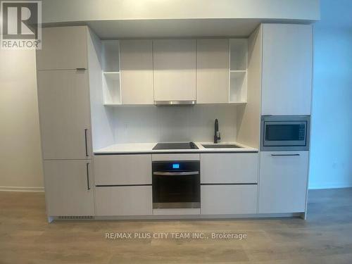 1807 - 10 Graphophone Grove, Toronto, ON - Indoor Photo Showing Kitchen