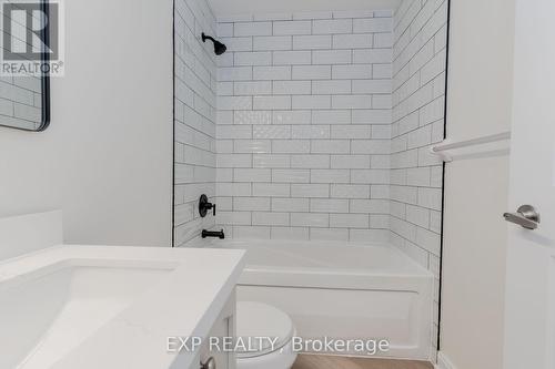 2010 - 70 Absolute Avenue, Mississauga, ON - Indoor Photo Showing Bathroom